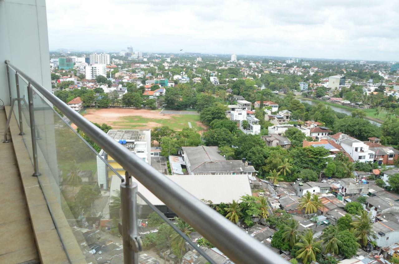 Atrium - Iconic Apartment Sri Jayewardenepura Kotte Esterno foto
